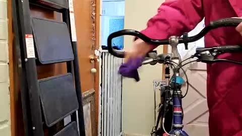 gurlnips online show from March 6, 7:10 pm