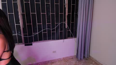 Snapshot of merlia_model chatting on February 15, 6:12 am instagram fernandatoloza01  online show from February 15, 6:12 am