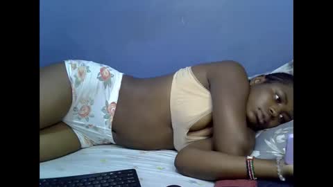Snapshot of merlin_queen chatting on September 19, 5:11 am merlin_queen online show from September 19, 5:11 am