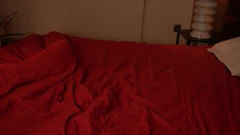 Lara OFFLINE  online show from March 4, 9:01 pm