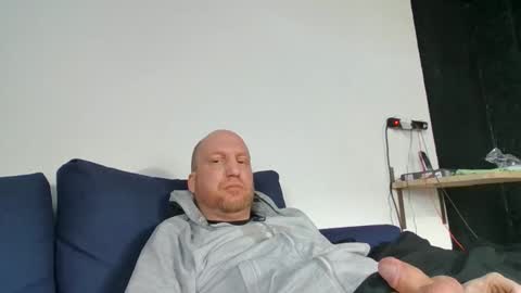 metaller123456 online show from April 3, 7:04 am