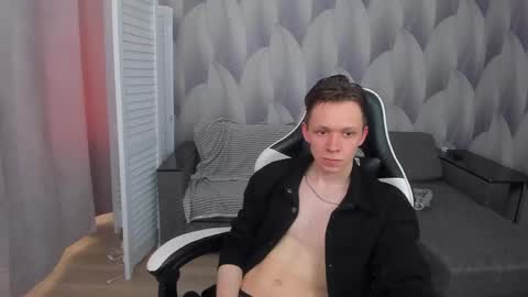 MEVERIK OUSHEN online show from April 16, 12:49 pm