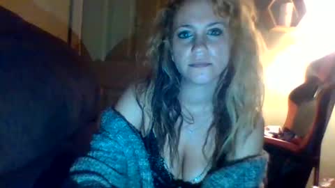 mezzy69 online show from April 6, 8:15 am