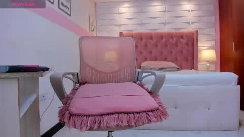 Snapshot of mhellissaw chatting on October 8, 1:17 pm melissa online show from October 8, 1:17 pm