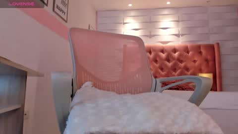 Snapshot of mhellissaw chatting on February 26, 7:02 am melissa online show from February 26, 7:02 am