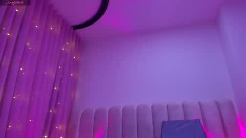 Emi online show from February 4, 7:29 pm