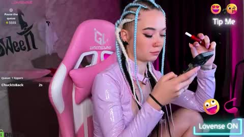 Mia  GMT7 Mon Tue Wen Thur 1000am-0300pm Sat 0300am-0900am online show from October 31, 12:55 am