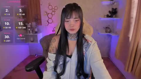 Snapshot of mia_cat05 chatting on October 10, 4:46 pm Mia online show from October 10, 4:46 pm