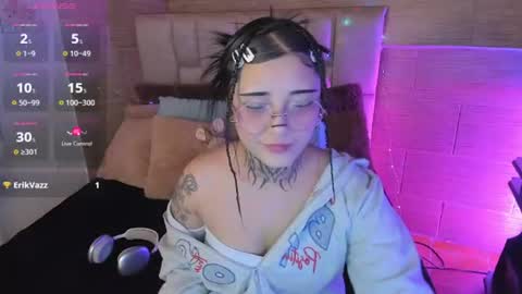 Mia online show from June 17, 5:12 am