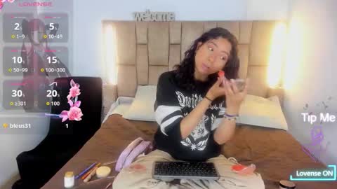 mia_cavallii online show from March 6, 12:15 pm