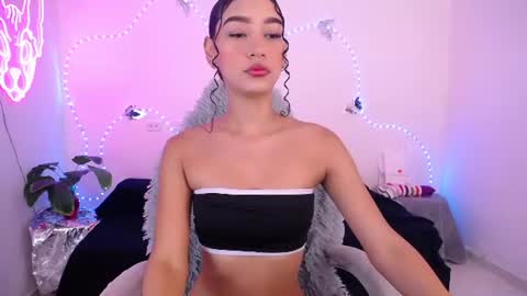 mia_cute_girl online show from July 21, 12:18 pm