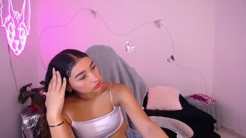 mia_cute_girl online show from July 24, 12:13 pm