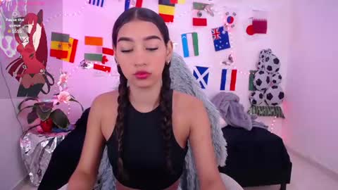 mia_cute_girl online show from July 16, 12:19 pm