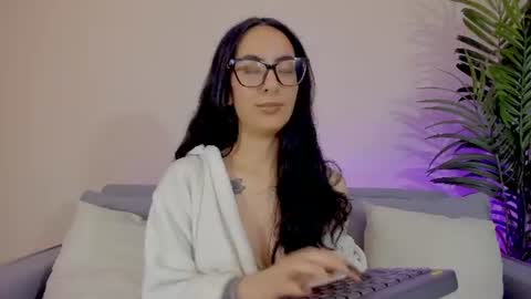 Sarah Luna online show from June 11, 1:53 pm