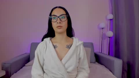 Sarah Luna online show from April 21, 12:01 pm