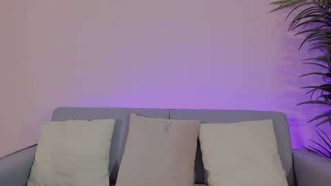 Sarah Luna online show from June 22, 1:18 pm