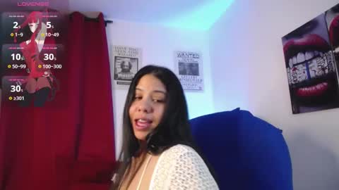 Mia online show from November 18, 10:29 am