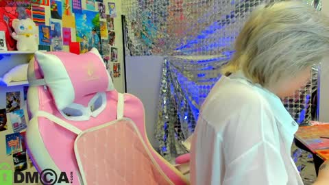 Mia online show from April 5, 3:14 am