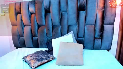 mia_ferrer18 online show from August 3, 1:50 pm