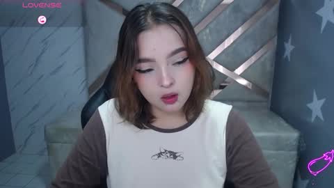 Mia online show from March 22, 1:37 pm