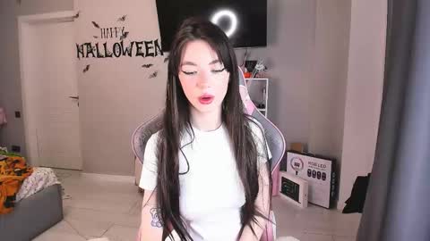 MIA HELP ME REACH 100 LIKES online show from November 5, 3:25 pm