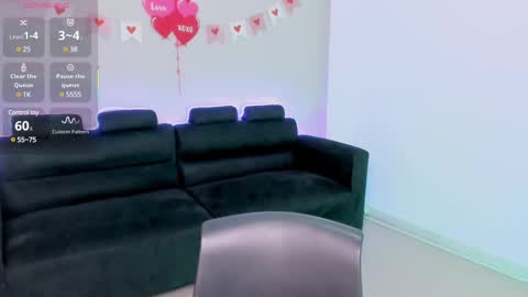 Snapshot of mia_gothzx chatting on February 24, 12:59 pm Mia online show from February 24, 12:59 pm