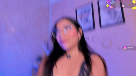 Mia online show from April 1, 1:41 pm