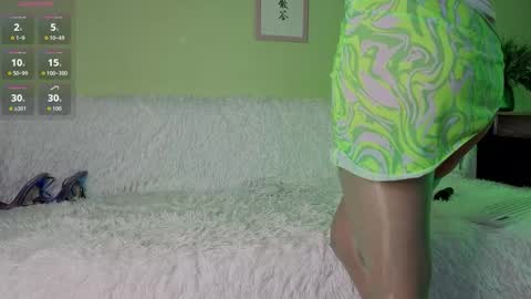 Mia  online show from January 18, 4:05 pm