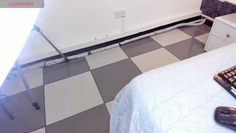 Mia Grey online show from April 9, 5:00 am