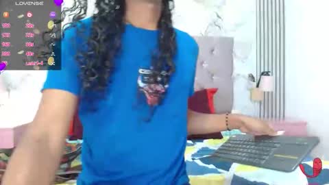 Mia Hiills online show from May 21, 1:39 pm