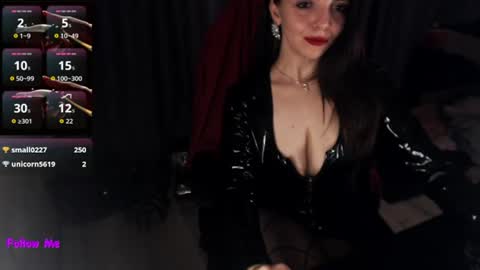 MiaJoy online show from July 3, 8:35 pm