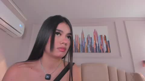 Mia online show from May 14, 5:27 am