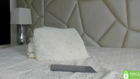 mia_kleim1 online show from February 3, 7:07 pm