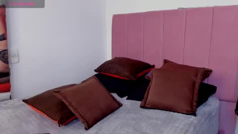 mia_lauryn online show from March 25, 5:20 pm