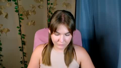 mia_lemm online show from July 22, 10:50 am