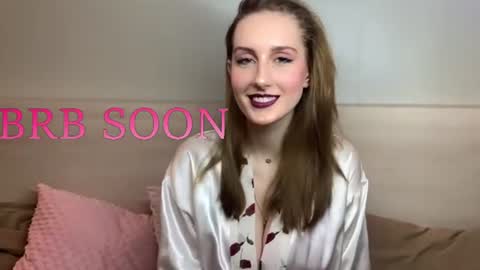 Mia online show from July 25, 5:33 pm