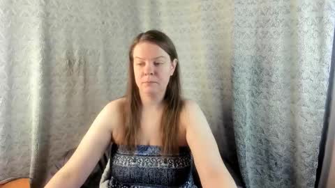 mia_lores online show from February 8, 9:02 am
