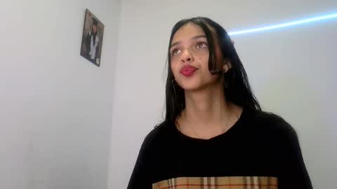 mia lucy 21 online show from November 3, 6:09 pm