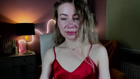 Mia online show from November 16, 2:41 pm