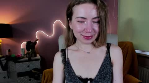 Mia online show from September 27, 7:06 am