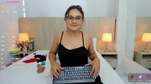 Mia Mercier online show from June 21, 11:49 am