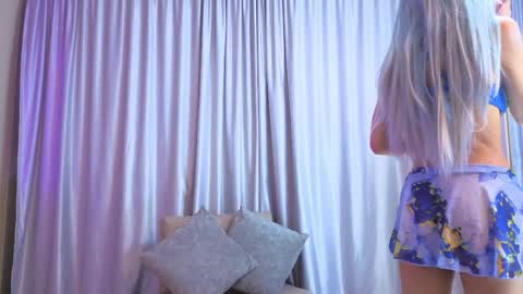 Mia online show from April 22, 12:12 pm