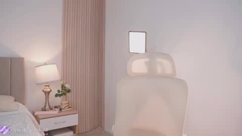 Instagram Nelyiramirez online show from March 25, 3:57 am