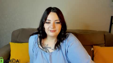 Mia online show from October 18, 1:10 am