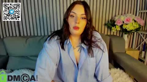 Mia online show from October 14, 2:47 am