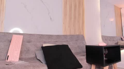 Mia online show from December 10, 12:50 am