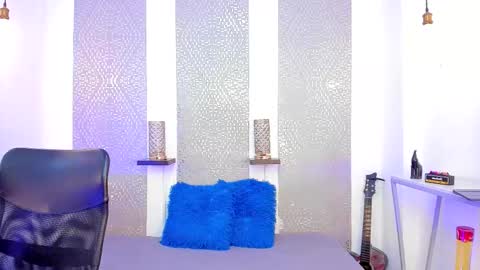 mia_roos13 online show from October 9, 10:15 pm