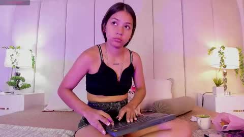 mia rousse25 online show from October 13, 1:02 pm