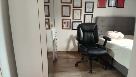 Mia Sepulveda online show from April 12, 3:05 pm