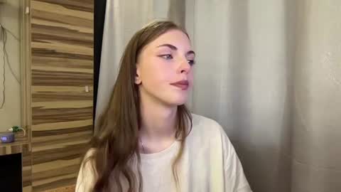Mia online show from July 20, 6:16 am
